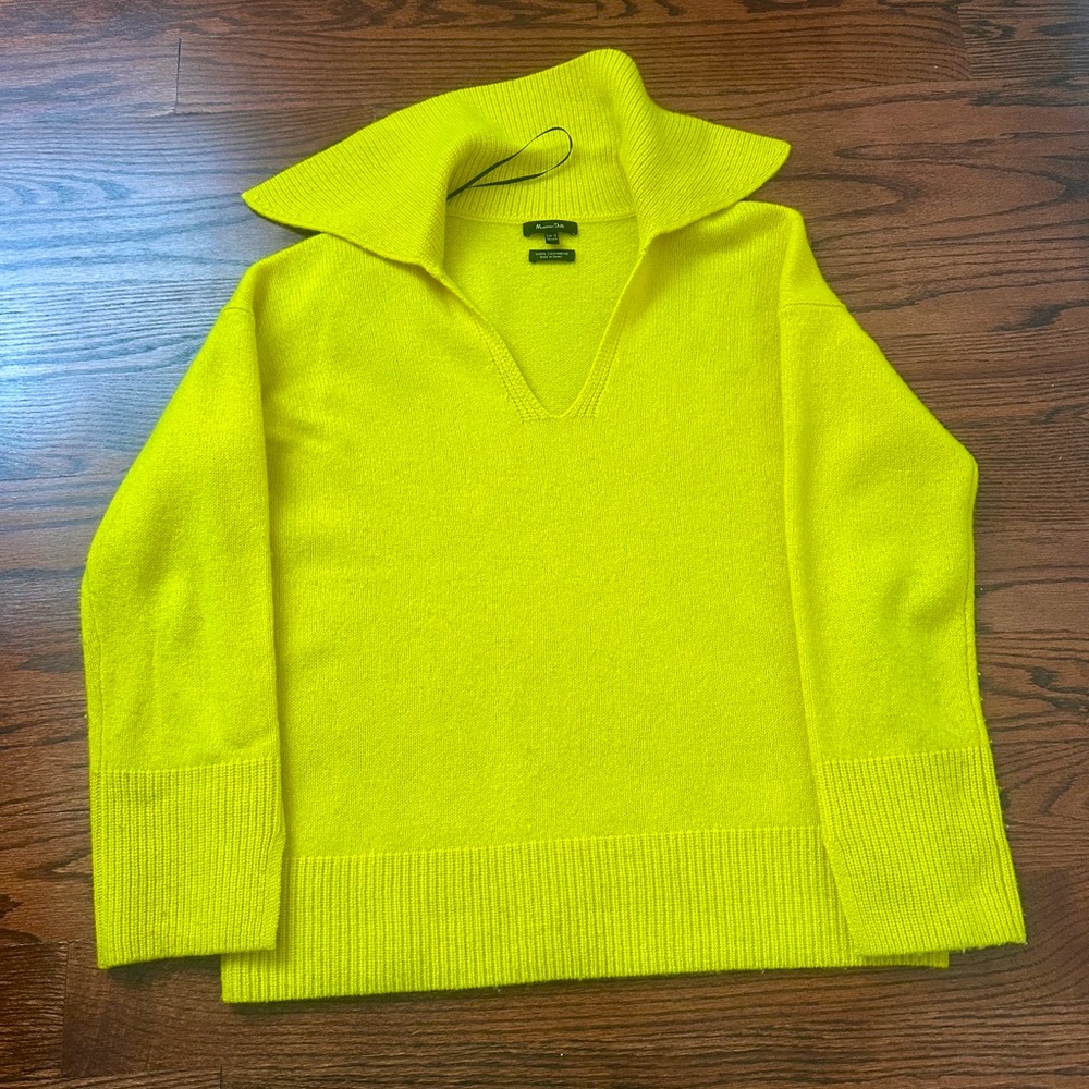 Massimo Dutti 95% wool & 5% Cashmere -
Bright Yellow Sweater Unique Collar. - Picture 2 of 5
